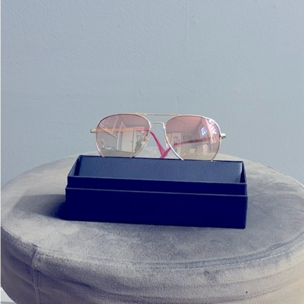 Pink / Rose Gold Aviator sunglasses